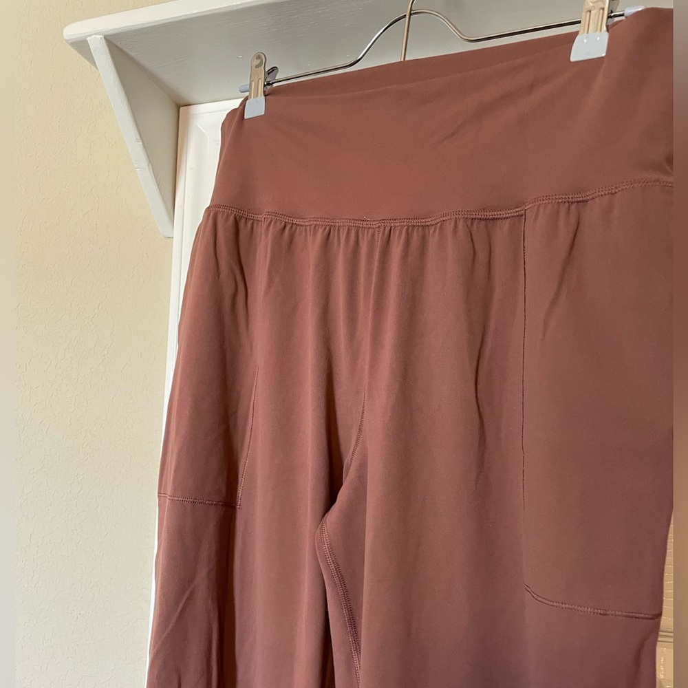 Athleta Salutation Joggers